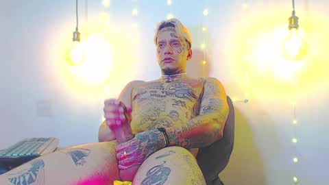 Snapshot of daimond_hope666 chatting on 01/23/25, 04:09 Daimond hope666 online show from 01/23/25, 04:09