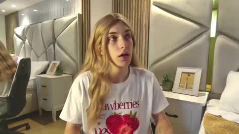 Snapshot of daimondti chatting on 09/17/25, 11:56 DaimonTi online show from 09/17/25, 11:56