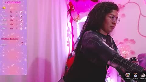 Snapshot of daina_flower chatting on 11/21/25, 06:12 DAINA online show from 11/21/25, 06:12