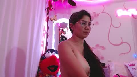 Snapshot of daina_flower chatting on 11/29/25, 05:43 DAINA online show from 11/29/25, 05:43