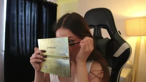 Snapshot of daisha_riley chatting on 10/29/25, 03:25 Lauren online show from 10/29/25, 03:25