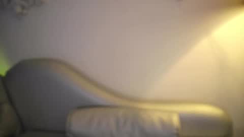 Snapshot of daisha_riley chatting on 12/17/25, 02:45 Lauren online show from 12/17/25, 02:45