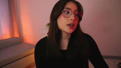Lauren            online show from 05/05/26, 12:35