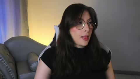 Lauren            online show from 05/13/26, 01:19