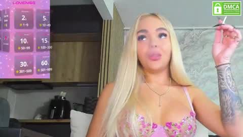 Snapshot of daisy_abby03 chatting on 11/11/25, 03:28 DaIsy Abby online show from 11/11/25, 03:28