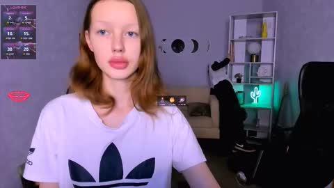 Snapshot of daisy_baby_ chatting on 11/11/25, 08:09 daisy online show from 11/11/25, 08:09