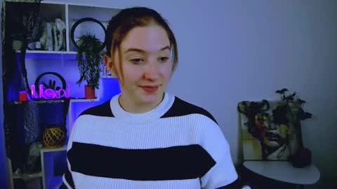 Snapshot of daisy_candy chatting on 10/31/25, 02:23 Little Di online show from 10/31/25, 02:23