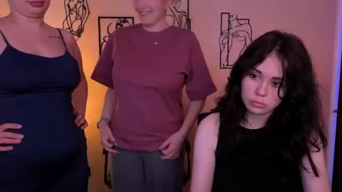 Little Di online show from 07/12/26, 12:45