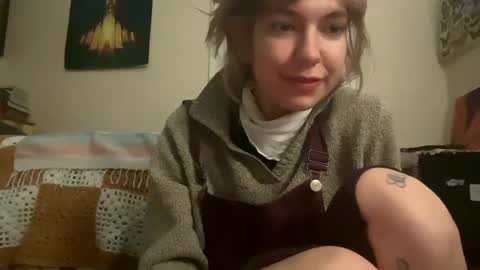 Snapshot of daisybaby699 chatting on 02/24/25, 06:05 DaisyB3 online show from 02/24/25, 06:05