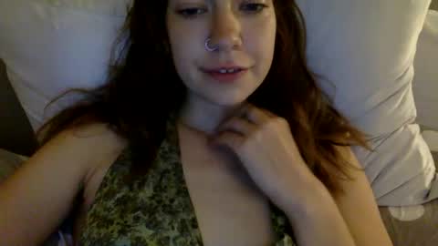 Snapshot of daisybaby699 chatting on 10/16/25, 07:15 DaisyB3 online show from 10/16/25, 07:15