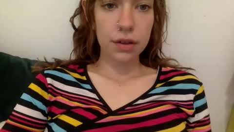 Snapshot of daisybaby699 chatting on 10/25/25, 04:46 DaisyB3 online show from 10/25/25, 04:46