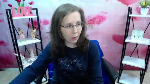Snapshot of daisyedit chatting on 05/16/26, 06:21 DaisyEdit online show from 05/16/26, 06:21