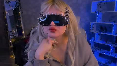 Snapshot of daisyvale chatting on 02/22/26, 01:51 Daisy online show from 02/22/26, 01:51