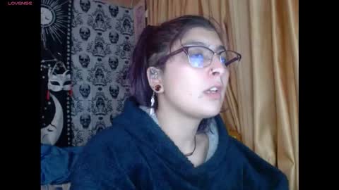 Snapshot of dak_7 chatting on 10/18/25, 06:26    --  -- help me reach 100 hands up  online show from 10/18/25, 06:26
