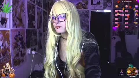 Snapshot of dakapsy420_ chatting on 10/26/25, 06:36 Dakapsy online show from 10/26/25, 06:36