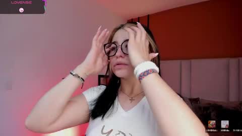 Snapshot of dakhota_rouge chatting on 05/10/26, 04:39 Dakhota online show from 05/10/26, 04:39