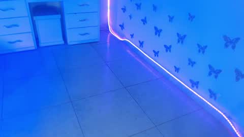 VALENTINA  online show from 04/05/26, 06:10