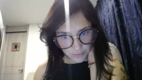 IG  dakotasofiaa online show from 03/05/25, 01:42