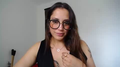 IG  dakotasofiaa online show from 03/02/26, 07:54