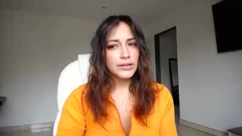 IG  dakotasofiaa online show from 05/17/26, 07:10