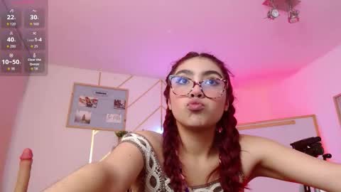Snapshot of dakota_bonnet chatting on 10/08/25, 04:21 Dakota online show from 10/08/25, 04:21
