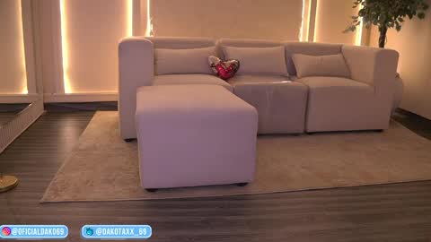 Snapshot of dakota_leex chatting on 05/21/26, 01:01 dako online show from 05/21/26, 01:01