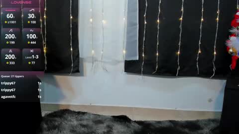 Snapshot of dakota_m01 chatting on 12/15/24, 04:40 Dakota online show from 12/15/24, 04:40