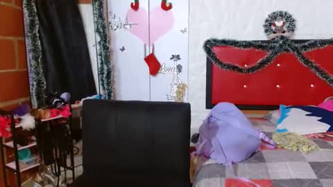 Snapshot of dakota_sweetx chatting on 12/12/24, 10:09 Dakota And Bellamy online show from 12/12/24, 10:09