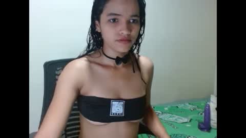 Snapshot of dakota_sweetx chatting on 01/04/25, 06:51 Dakota And Bellamy online show from 01/04/25, 06:51