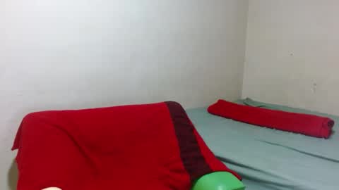 Snapshot of dakota_sweetx chatting on 01/21/25, 09:04 Dakota And Bellamy online show from 01/21/25, 09:04