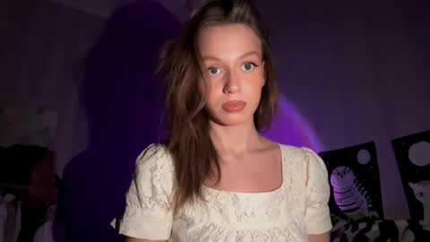 Snapshot of dakotabagaoisan chatting on 10/30/25, 07:14 Carrie online show from 10/30/25, 07:14