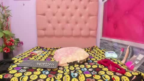 Mariana online show from 11/14/25, 08:29