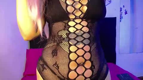 Snapshot of dakotarouse1 chatting on 02/19/26, 01:40 Daakota online show from 02/19/26, 01:40