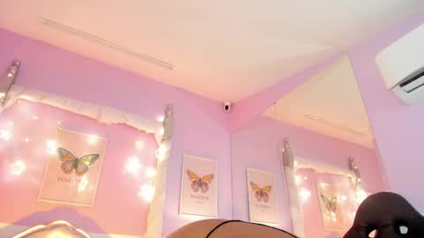 Snapshot of dakotasexshow2 chatting on 02/26/25, 01:53 Dakota Sex Show  online show from 02/26/25, 01:53