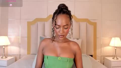 Snapshot of dakotawangi chatting on 10/26/25, 03:29 online show from 10/26/25, 03:29