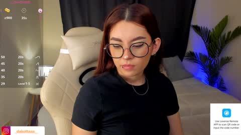 dakottaa__ online show from 12/21/24, 10:40