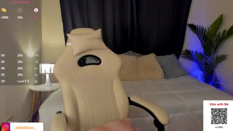 dakottaa__ online show from 12/22/24, 01:45