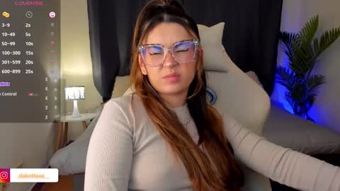 dakottaa__ online show from 10/22/25, 11:48