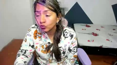 Snapshot of daleska_delicious1 chatting on 10/31/25, 12:00 daleska_delicious1 online show from 10/31/25, 12:00