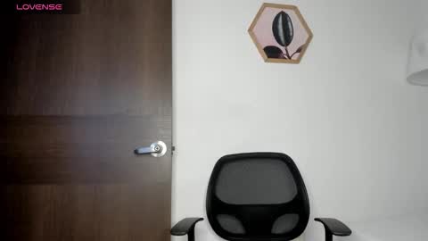 Snapshot of dalhila chatting on 11/11/25, 11:05 D A L H I L A online show from 11/11/25, 11:05