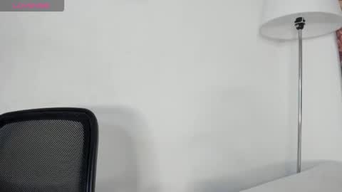 Snapshot of dalhila chatting on 11/19/25, 12:10 D A L H I L A online show from 11/19/25, 12:10