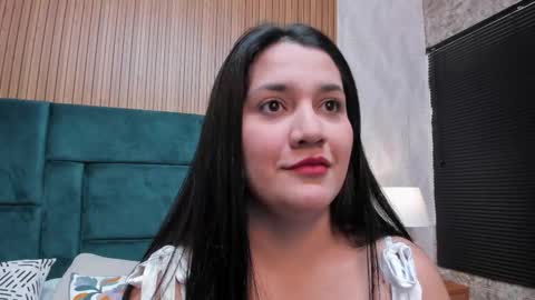 Violeta online show from 11/19/25, 01:00