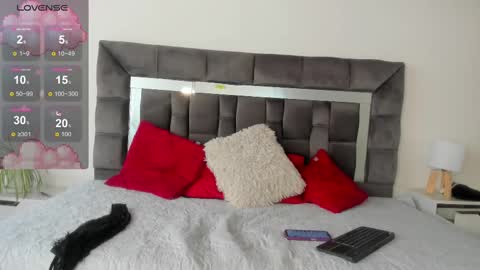 Snapshot of dalia_lux_ chatting on 09/09/25, 01:10 dalia_lux_ online show from 09/09/25, 01:10