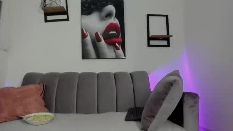 Snapshot of dalia_lux_ chatting on 09/15/25, 01:44 dalia_lux_ online show from 09/15/25, 01:44