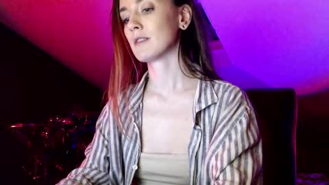Snapshot of dalia_peach chatting on 12/13/24, 04:49 Dalia online show from 12/13/24, 04:49