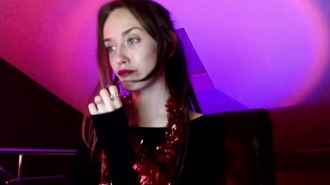 Snapshot of dalia_peach chatting on 12/17/24, 01:27 Dalia online show from 12/17/24, 01:27