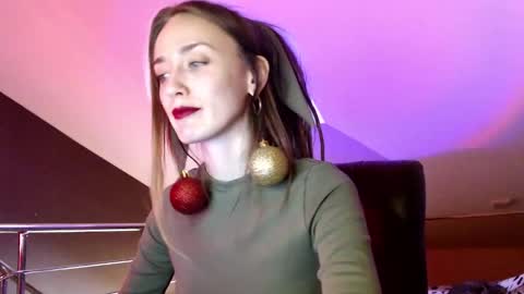 Snapshot of dalia_peach chatting on 12/18/24, 10:19 Dalia online show from 12/18/24, 10:19