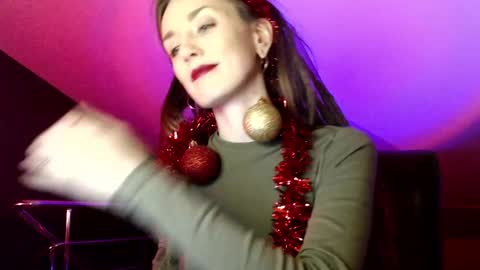 Snapshot of dalia_peach chatting on 12/19/24, 02:13 Dalia online show from 12/19/24, 02:13