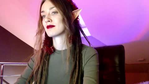 Snapshot of dalia_peach chatting on 12/21/24, 10:39 Dalia online show from 12/21/24, 10:39