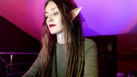 Snapshot of dalia_peach chatting on 12/21/24, 01:42 Dalia online show from 12/21/24, 01:42